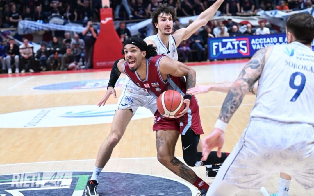 Terzo quarto fatale: la Sebastiani cade al PalaDozza contro la Fortitudo 79-65